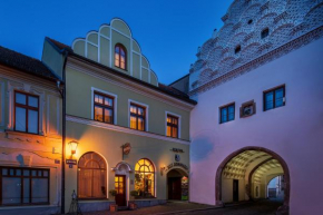  Hotel Bílý jednorožec  Требон
